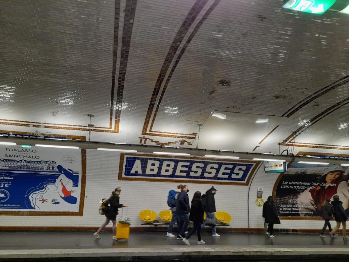 パリStudio Equipe Metro Abbesses A Montmartreアパートメント エクステリア 写真